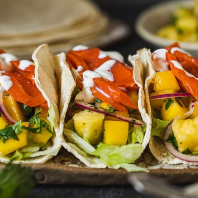 Tacos s mangovým salátem a pstruhem lososovitým