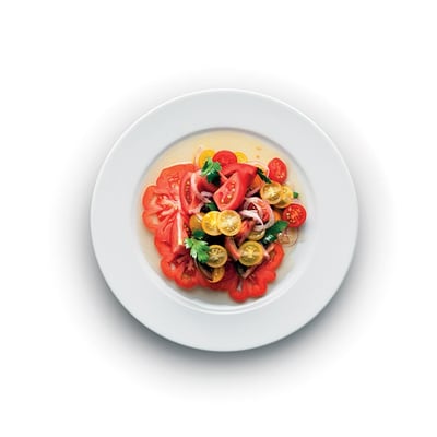 Salát z barevných rajčat