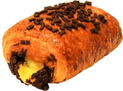 Chocolate roll with pudding