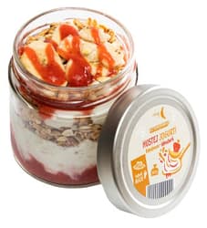 Rohlik.cz Thick yogurt with musli, bananas and strawberies