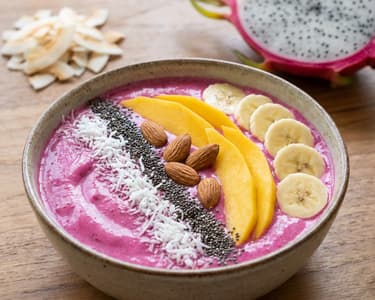 Smoothie bowl s dračím ovocem