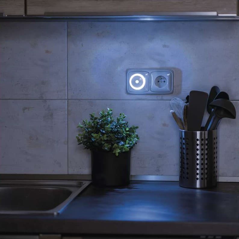 Emos LED night light P3306 with photosensor for socket