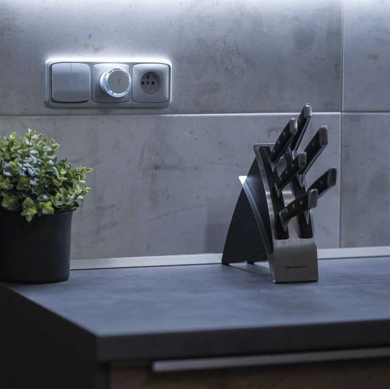 Emos LED night light P3306 with photosensor for socket