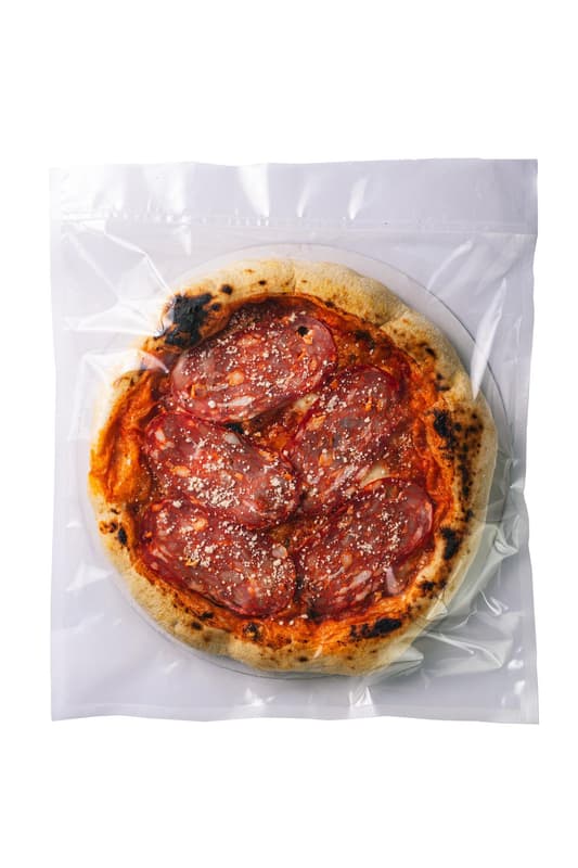 Pizza Salámová ze Spojky Karlín