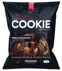 Passion Nutrition Plněná proteinová cookie s třemi druhy čokolády a lískooříškovou náplní