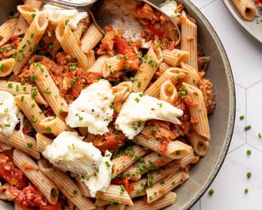Tuna Pasta with Tomatoes and Mozzarella