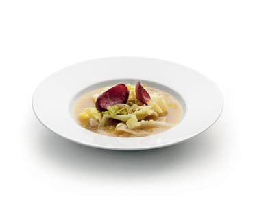 Kapustová polévka s uzeninou