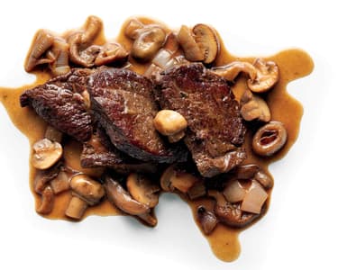 Dušené hovězí maso s houbami