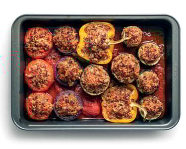 Zapečená zelenina plněná mletým masem 