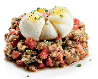 Pečený lilek s pošírovaným vejcem