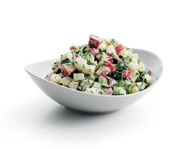 Okurkový salát s jablky a jogurtem