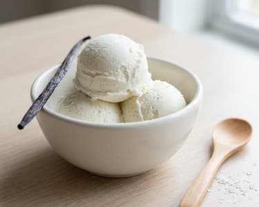Tvarohová zmrzlina s vanilkou