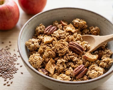 Jablečná granola s ořechy a skořicí