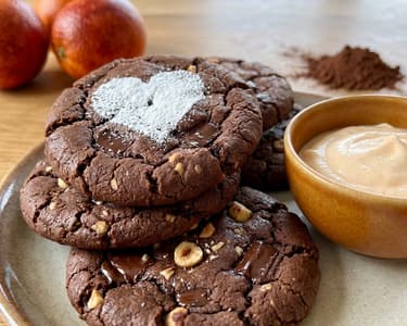 Čokoládové cookies s pomerančovým krémem