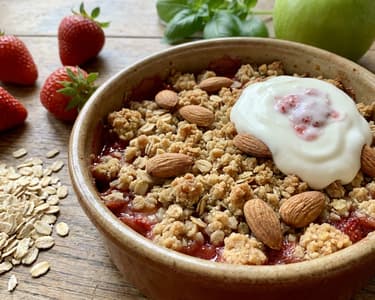 Jahodový krambl s jablky