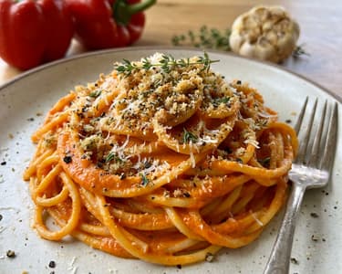 Špagety s omáčkou z pečených paprik