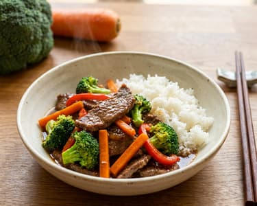 Hovězí stir-fry s brokolicí