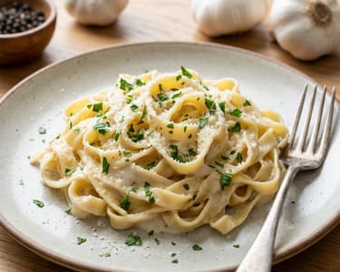 Pasta with Garlic Sauce