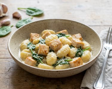 Gnocchi with Cream Sauce and Chicken