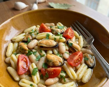 Pasta with Mussels and Beans