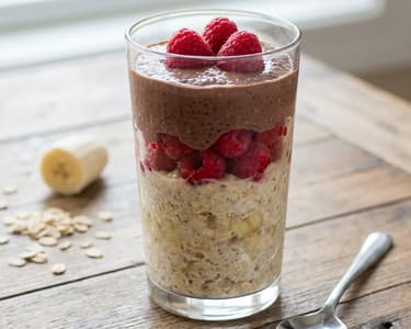 Overnight chocolate chia pudding with oats