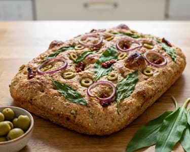 Celozrnná focaccia s medvědím česnekem