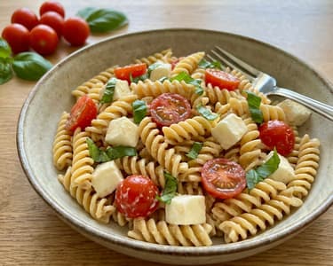 Pasta salad with mozzarella