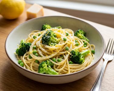 Spaghetti with Peas and Broccoli