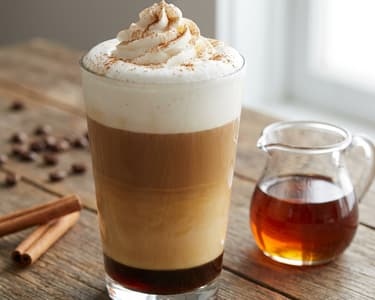 Latte s javorovým sirupem