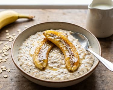 Oatmeal with caramelized banana