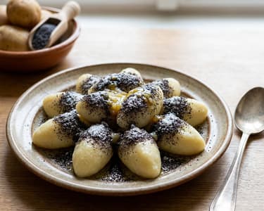 Škubánky with poppy seeds