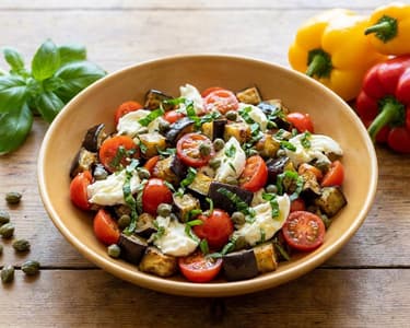 Rajčatový salát s lilkem a mozzarellou