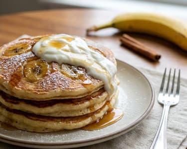 Pancakes with yogurt and bananas
