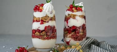 Pohárky s ovocem a pusinkami