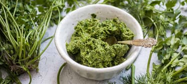 Pesto ze zeleninových natí 