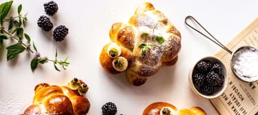 Kynuté zvířátko s tvarohem a ostružinami