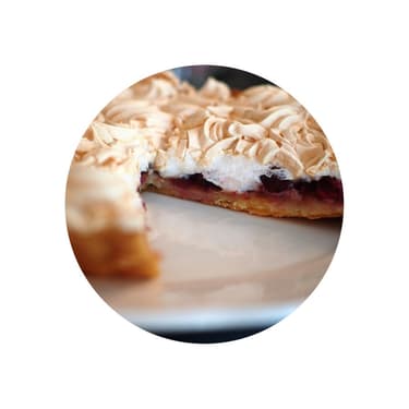 Třešňový koláč s bezé