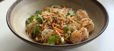 Nộm miến tôm - Salát se skleněnými nudlemi a krevetami