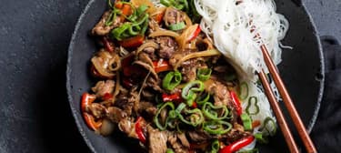 Hovězí směs s rýžovými nudlemi