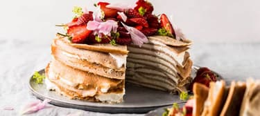 Palačinkový dort s jahodami