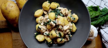 Gnocchi se špenátem a kuřecím masem
