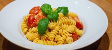 Těstoviny s pečeným sýrem feta