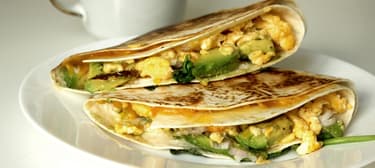 Snídaňové zapečené tortilly