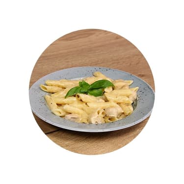Krémové těstoviny s kuřecím masem a parmezánem
