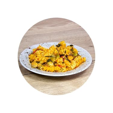 Těstoviny se žampiony a rajčaty
