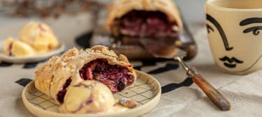 Chřestový závin s lesním ovocem