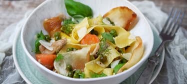 Pappardelle s králičím ragú, hráškem a fenyklem