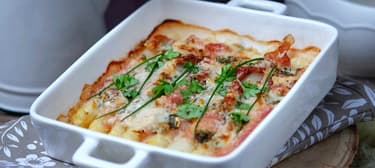 Bílý chřest zapečený s parmskou šunkou a bylinkovým máslem