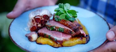 Grilované kachní prso s bylinkovým máslem