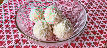 Bezlepkové bílé kuličky s překvapením 